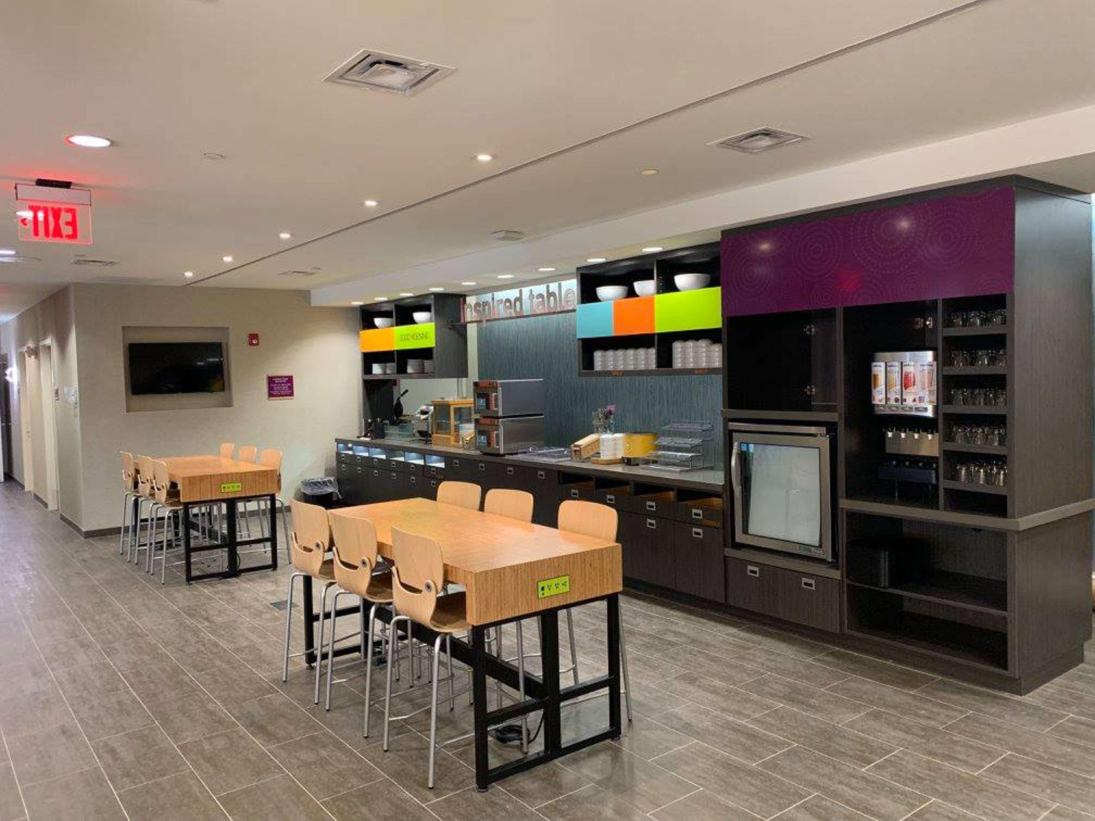 Home2 Suites By Hilton Newark Airport Екстериор снимка
